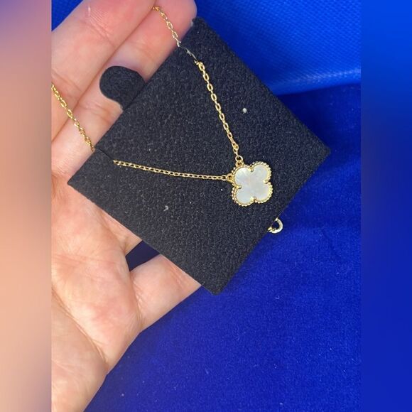 Gold and White Clover Pendant Necklace - Picture 2 of 10